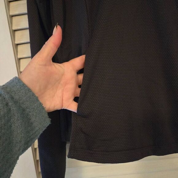 Tommy Bahama 3/4 zip Black Golf Shirt L/S Black M - Picture 3 of 7